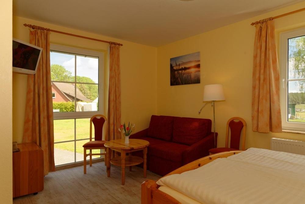 Landhotel Am Peetscher See Mirow Luaran gambar