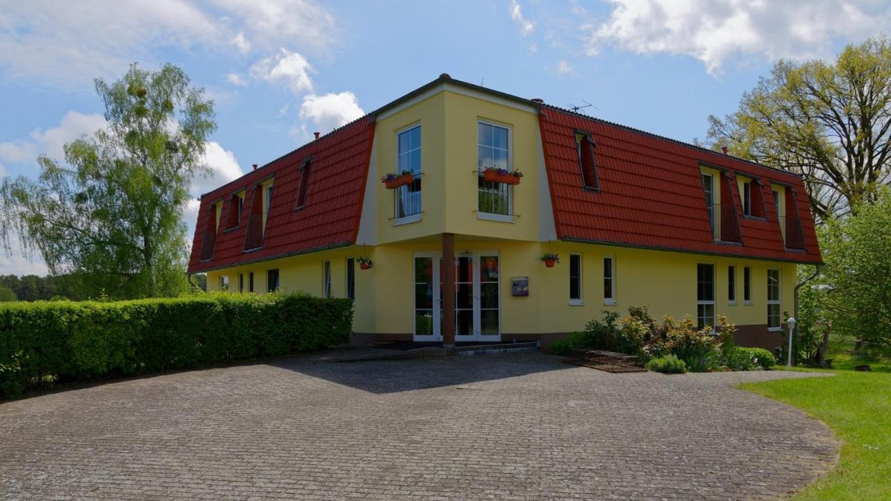 Landhotel Am Peetscher See Mirow Luaran gambar