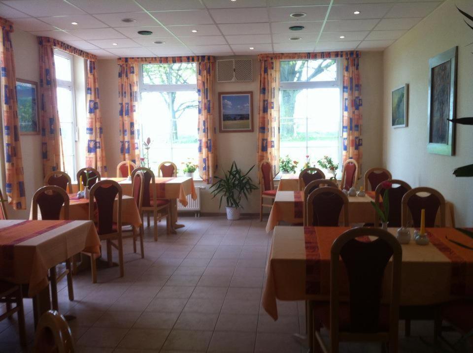 Landhotel Am Peetscher See Mirow Luaran gambar