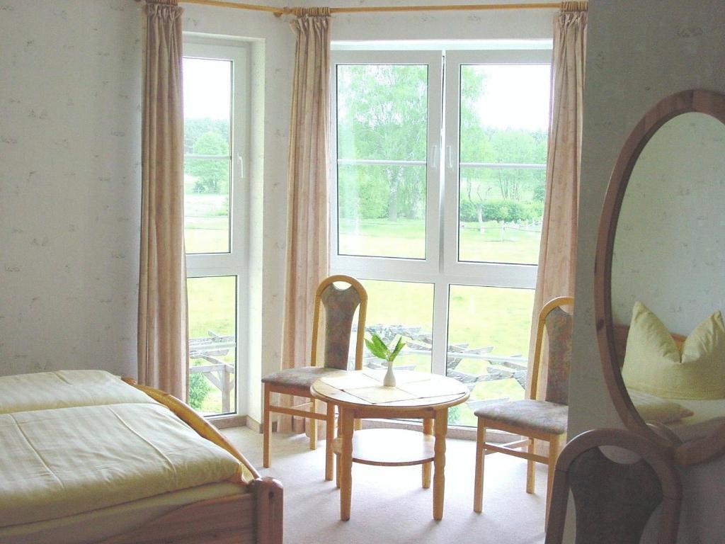 Landhotel Am Peetscher See Mirow Luaran gambar